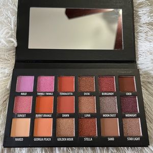 KAB COSMETICS DAY + NIGHT EYESHADOW PALETTE
